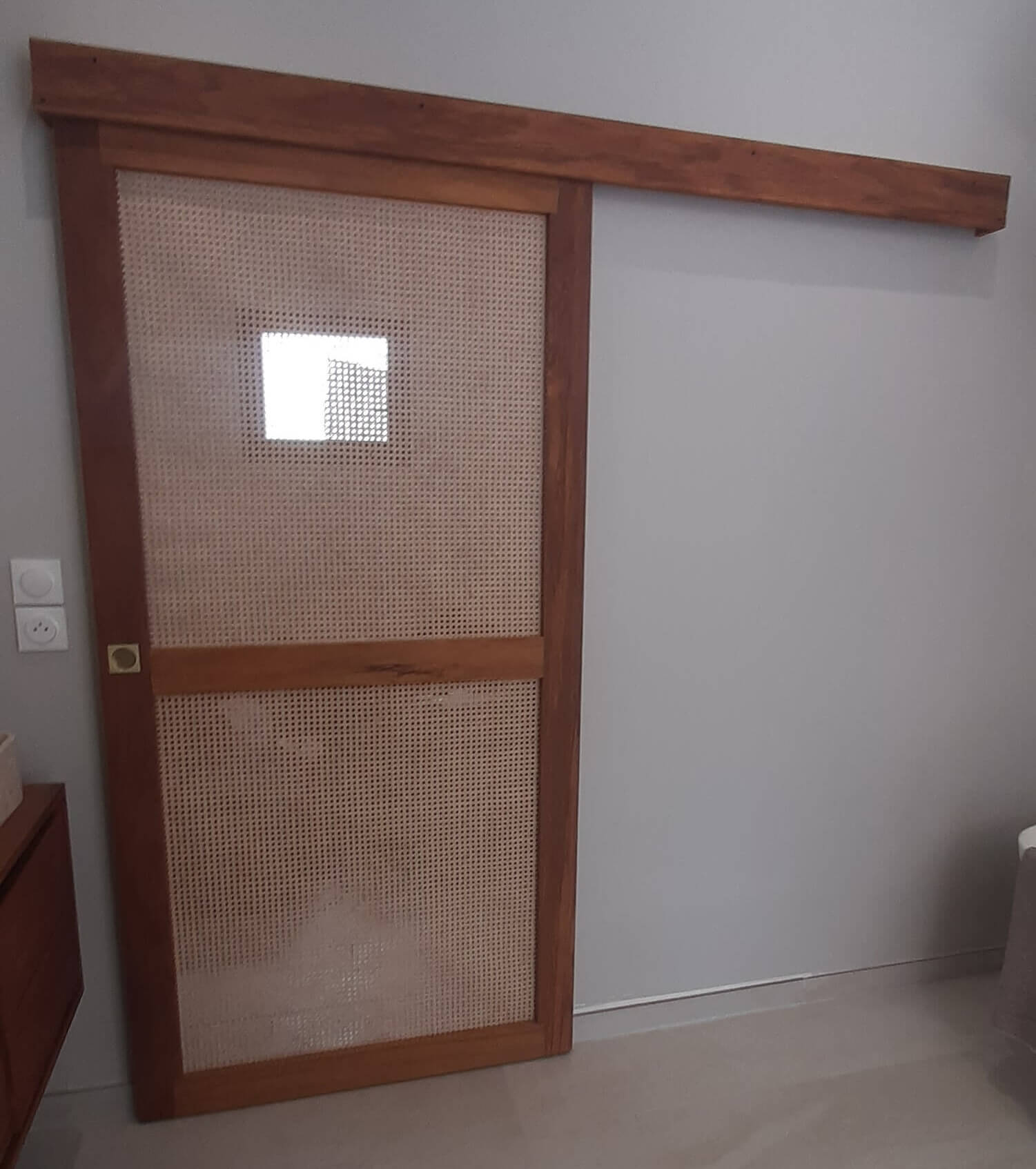 Porte à galandage bois exotique & canisse