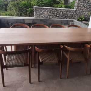 Table en bois massif sur mesure